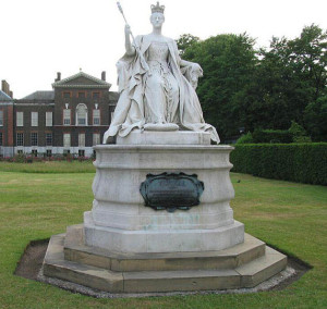 Louise's statue of her mother at Kensington.